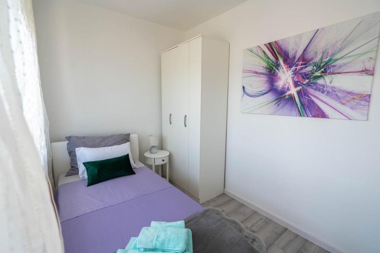 Apartman M Apartamento Knin Exterior foto