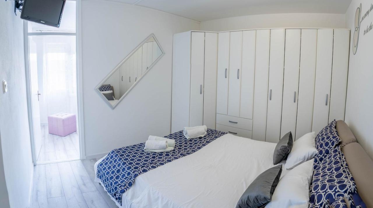 Apartman M Apartamento Knin Exterior foto