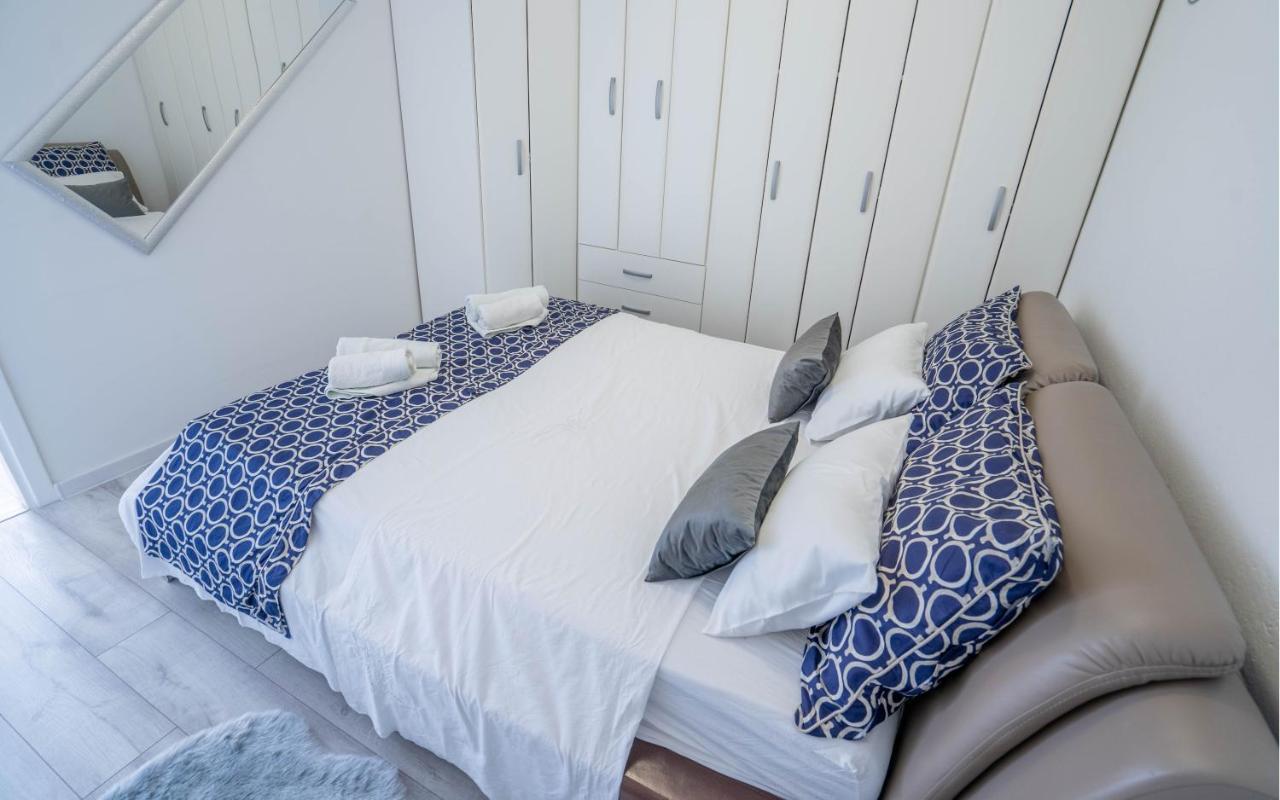 Apartman M Apartamento Knin Exterior foto