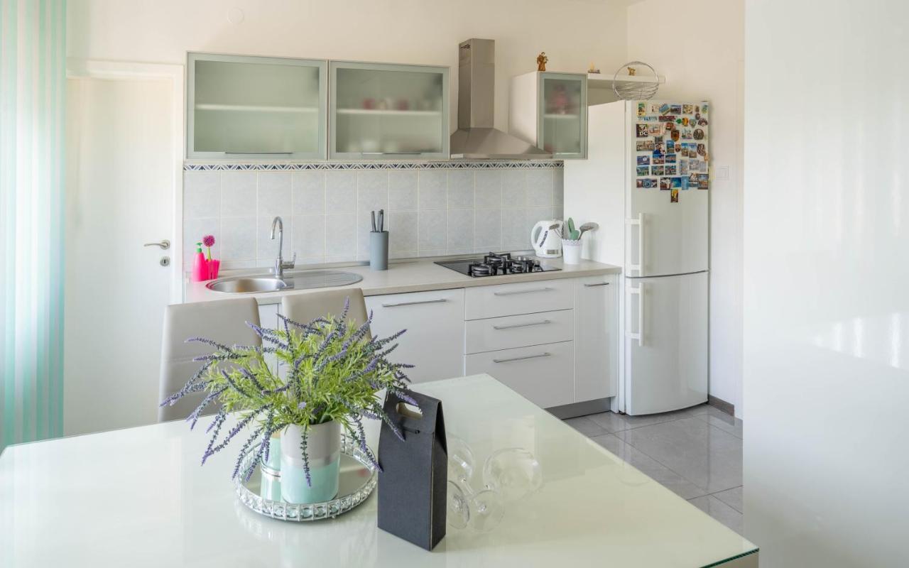 Apartman M Apartamento Knin Exterior foto